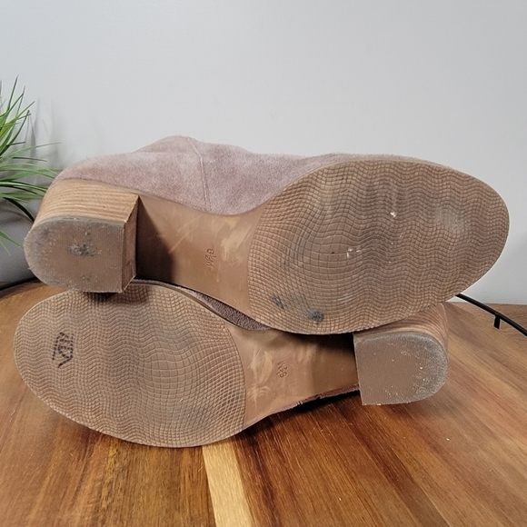 Nicole Light Taupe / Tan Suede Ankle Boots Booties Size 6.5 - Picture 13 of 16